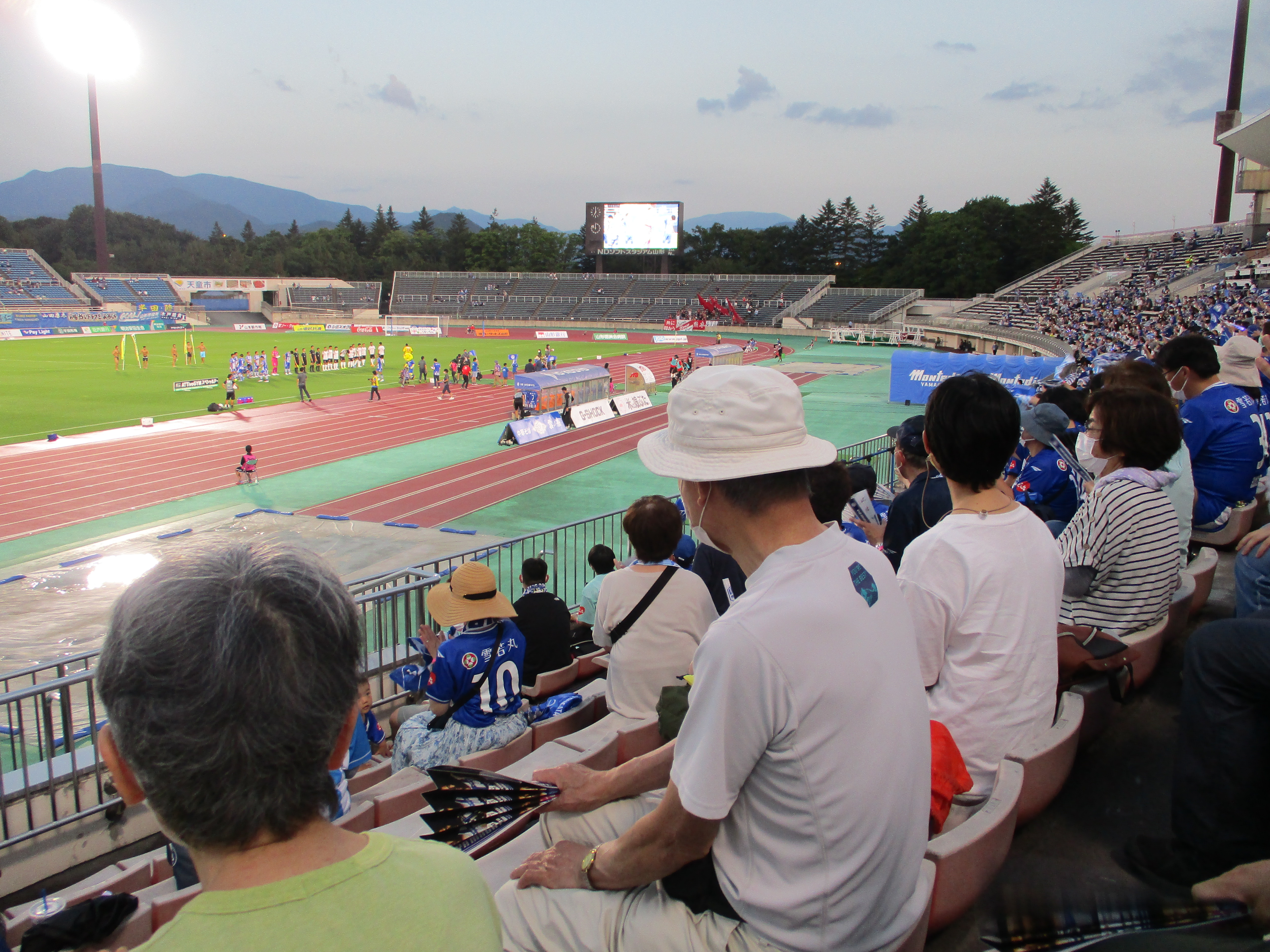 第1回友の会サッカー観戦ツアーを開催しました やまがた健康友の会 班会だより 至誠堂総合病院
